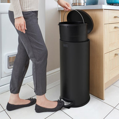 Black + Decker 30 L Bin - Black