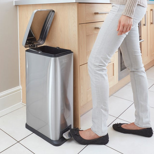 Black + Decker 20 L Bin - Stainless Steel